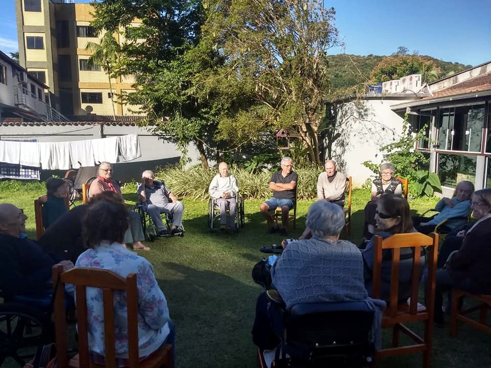 Serviços de cuidados para idosos em Joinville